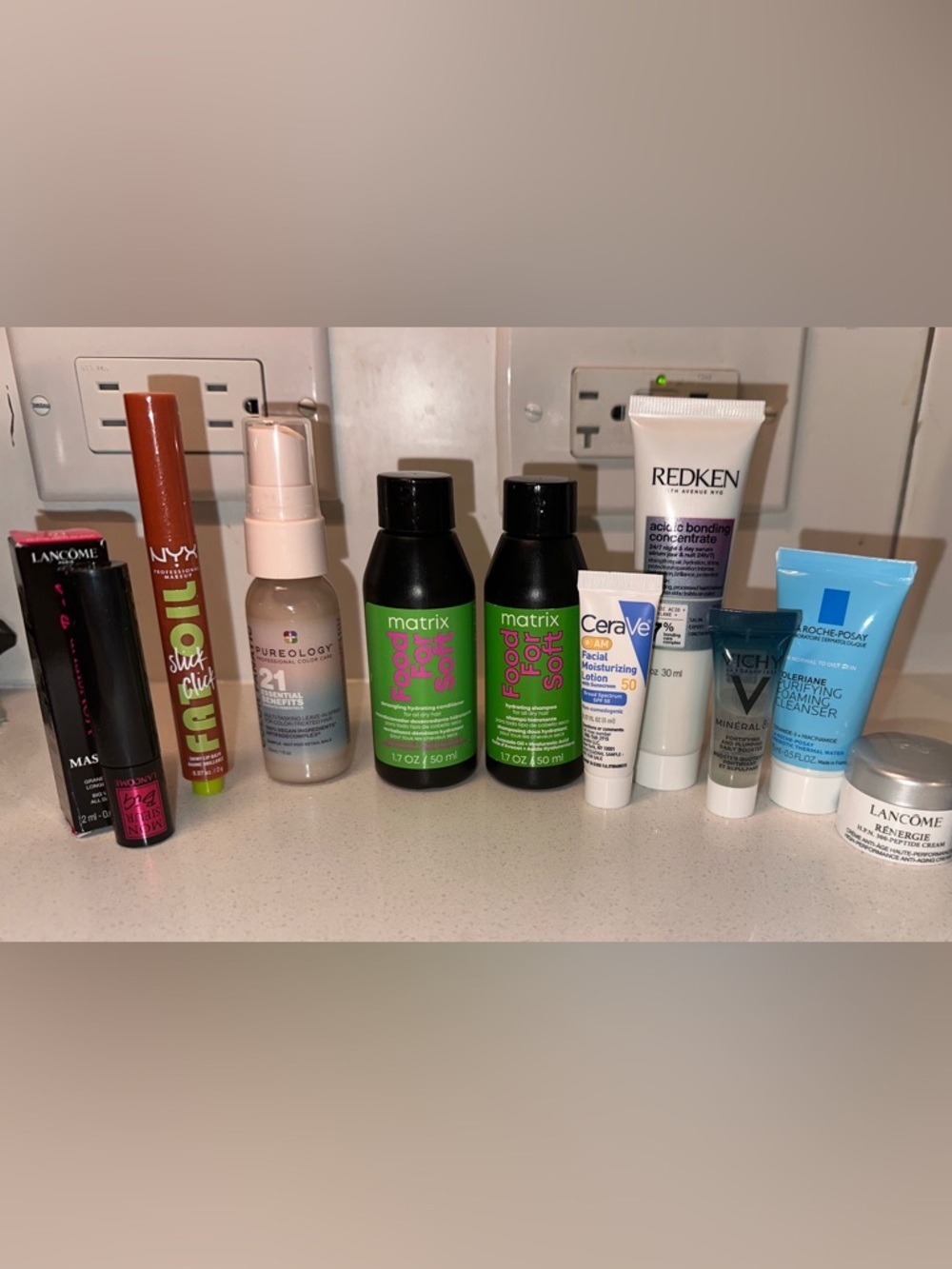11 Piece Assorted Beauty Bundle - Picture 3 of 6